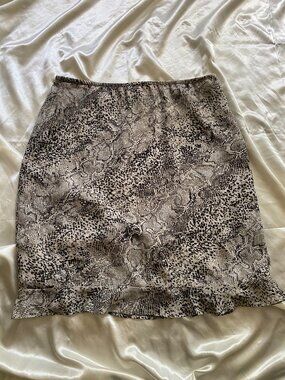 Vintage 1990s Snake Python Print Ruffle Skirt Size 12 Boho Minimalist